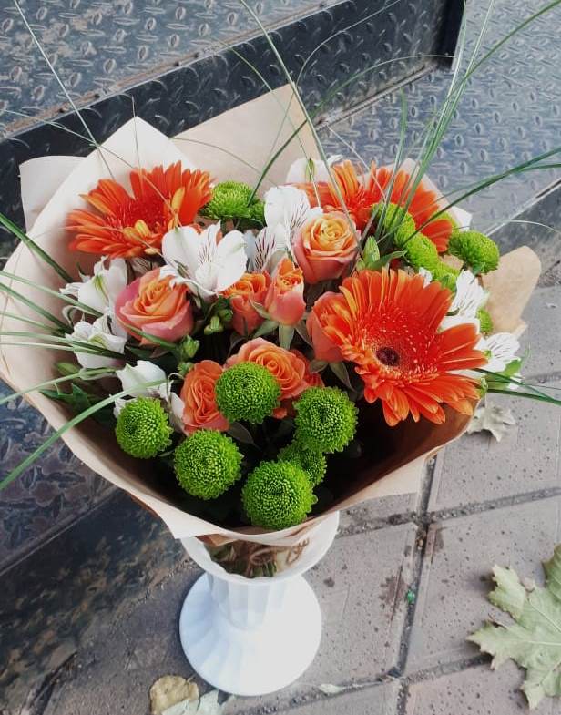 Букет цветов из: Герберы, Хризантемы, Альстромерии и Розы в Вилючинске
