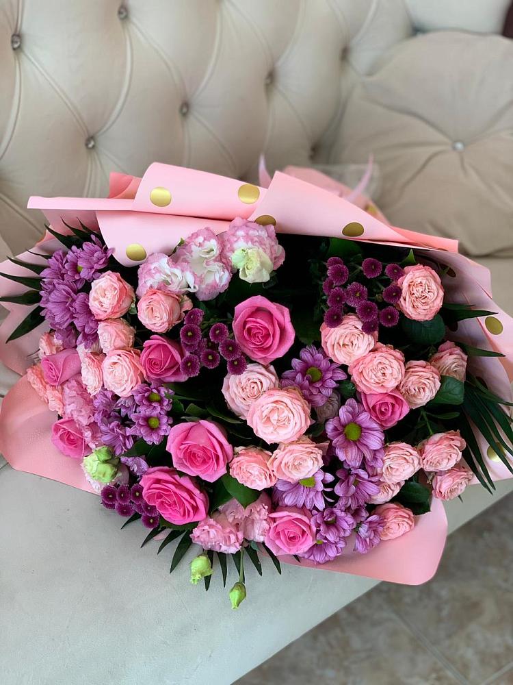 Букет цветов из: Хризантемы, Розы и Лизиантусы в Вилючинске