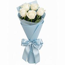 Букет 5 Белых роз Проуд в Вилючинске