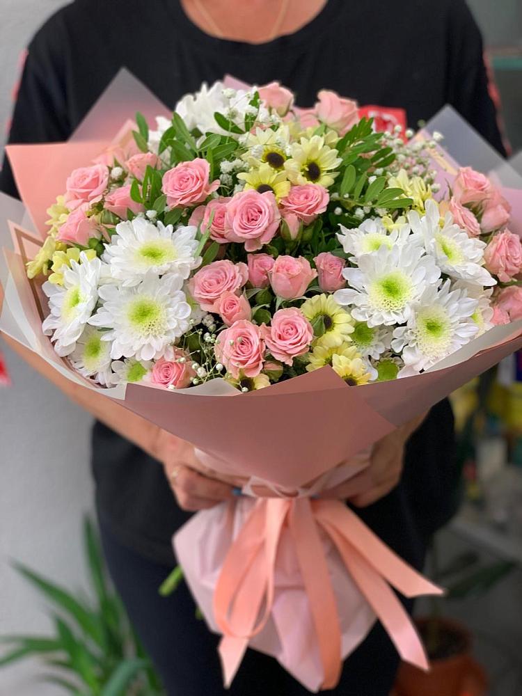 Букет цветов из: Розы и Хризантемы в Вилючинске