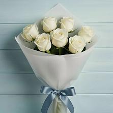 Букет 7 Белых роз Эдлесс Лав в Вилючинске