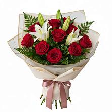 Букет цветов из:  Лилии и Розы в Вилючинске