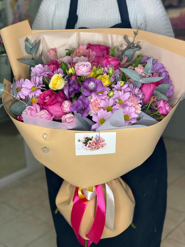 Букет цветов из: Хризантемы, Гвоздики и Альстромерии в Вилючинске