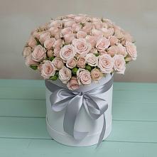 Цветочная композиция из Розы в шляпной коробке в Вилючинске