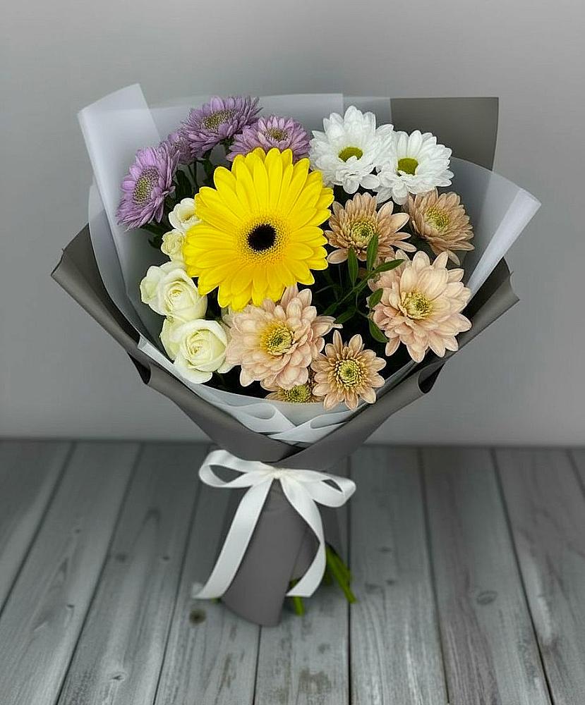 Букет цветов из: Розы, Герберы и Хризантемы в Вилючинске