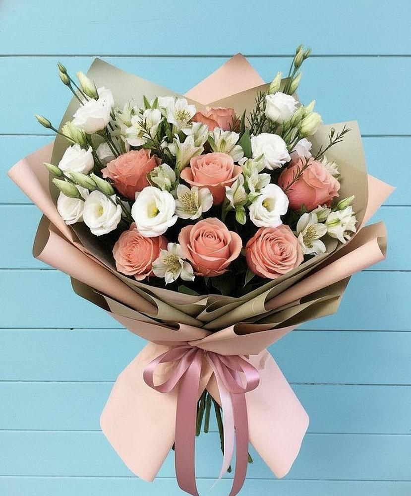 Букет цветов из: Розы, Альстромерии и Лизиантусы в Вилючинске