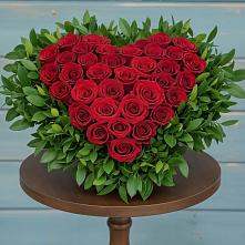 Цветочная композиция из Розы в виде сердца в Вилючинске