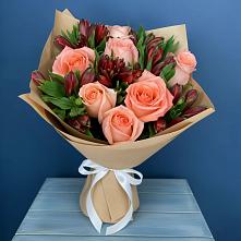 Букет цветов из:  Розы и Альстромерии в Вилючинске