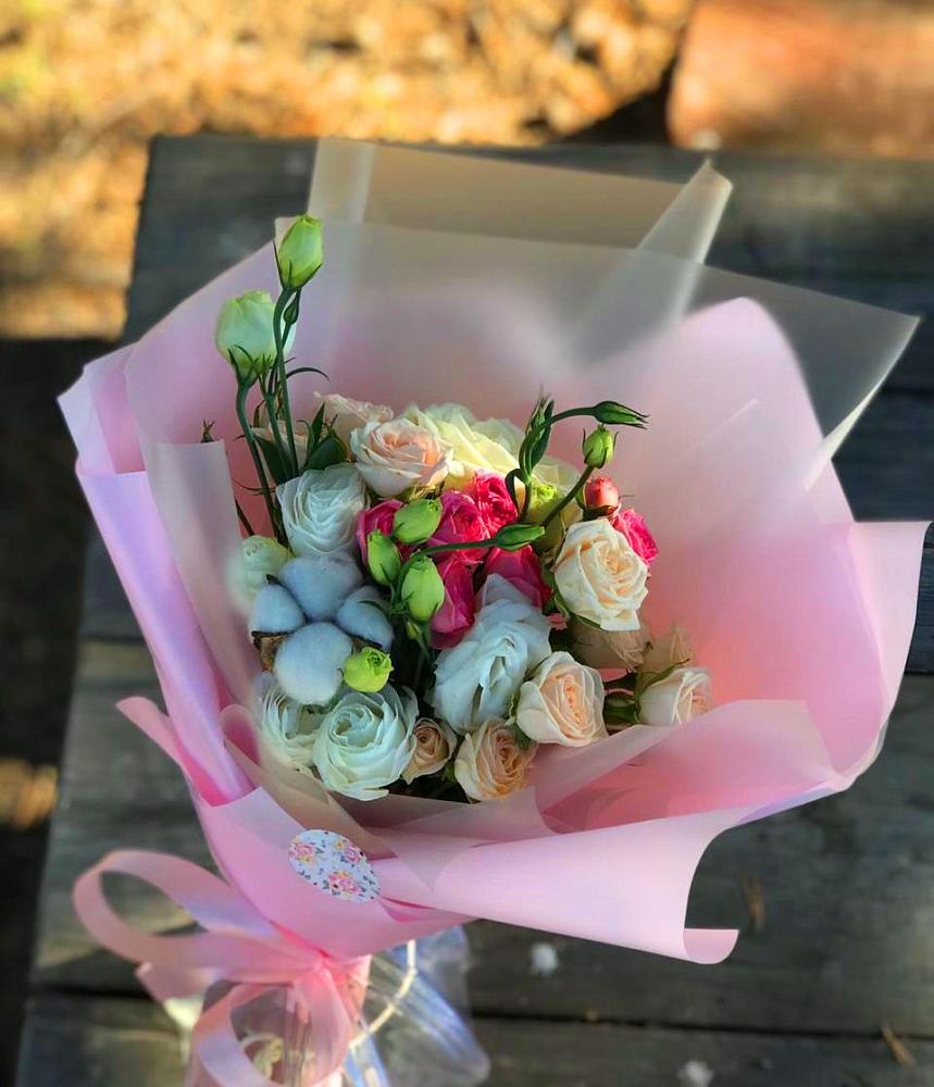 Букет цветов из: Розы и Лизиантусы в Вилючинске