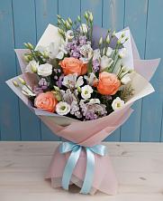 Букет цветов из:  Лизиантусы, Розы, Альстромерии и Гипсофила в Вилючинске