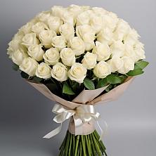 Букет 101 беля роза Белоснежка в Вилючинске