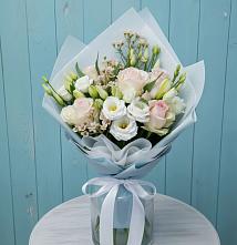 Букет цветов из:  Розы и Лизиантусы в Вилючинске