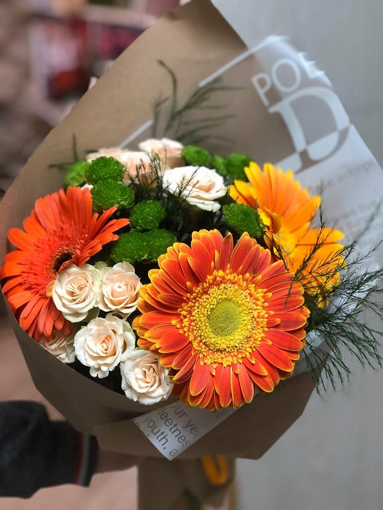 Букет цветов из: Герберы, Хризантемы и Розы в Вилючинске