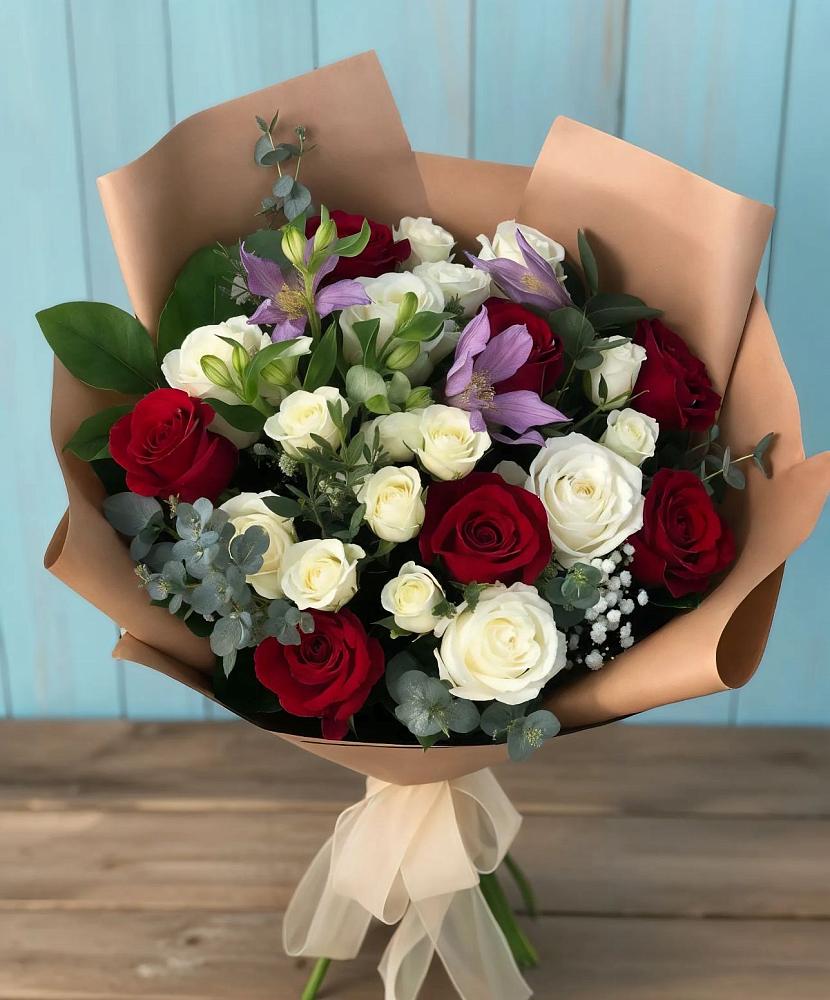 Букет цветов из: Розы и Альстромерии в Вилючинске