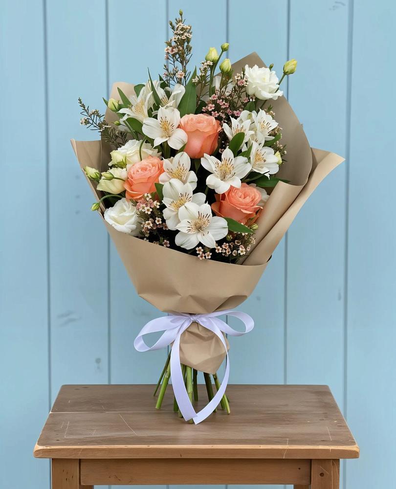 Букет цветов из: Альстромерии, Лизиантусы, Розы и Хризантемы в Вилючинске